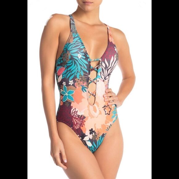 Vince Camuto floral plunge swimsuit. NWT - Picture 4 of 8